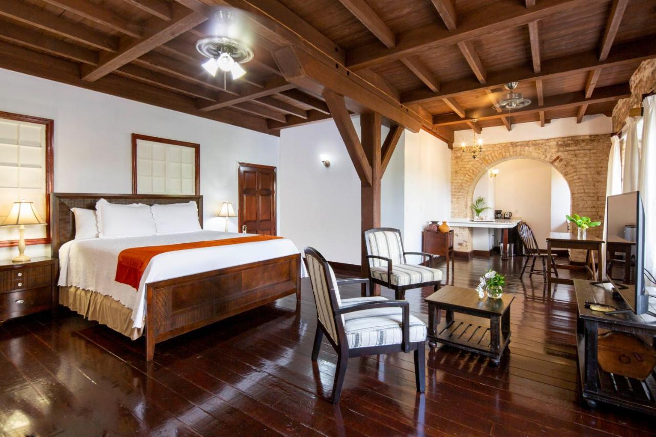 Copper And Lumber Store Hotel English Harbour Bagian luar foto