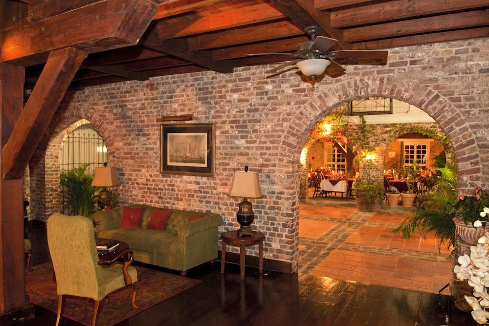 Copper And Lumber Store Hotel English Harbour Bagian luar foto